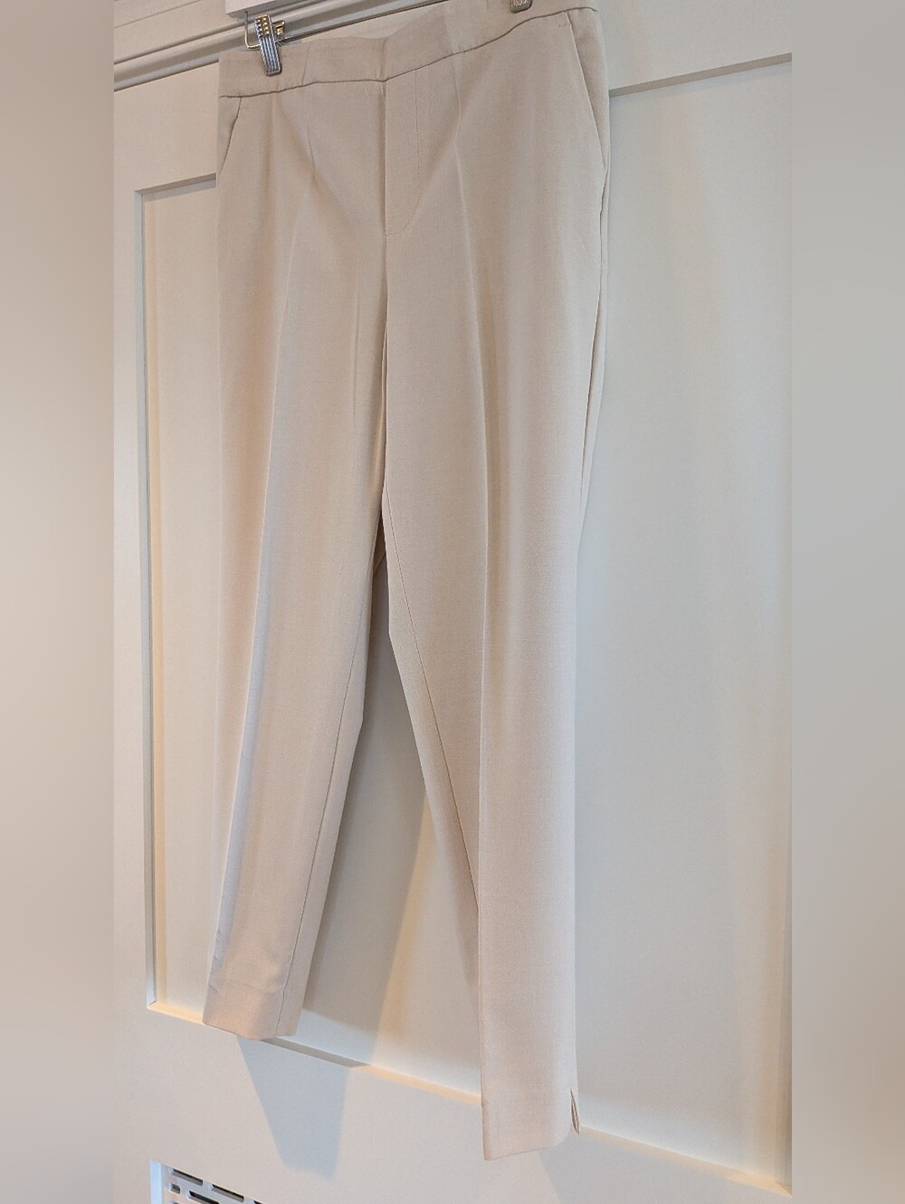 Banana Republic Hayden Pant, Oyster Color, Size 8 - Picture 2 of 7